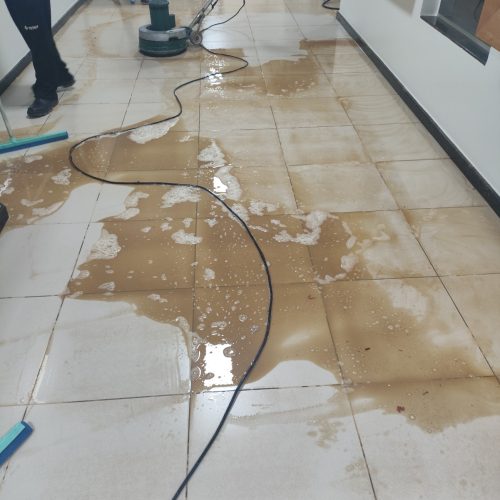 restauração de piso em escritório em Goiânia